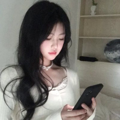穿着旗袍的女孩